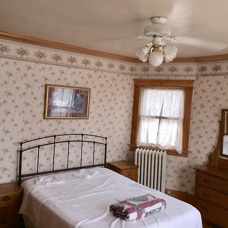 Scarlett House Victorian B & B Janesville Exterior foto
