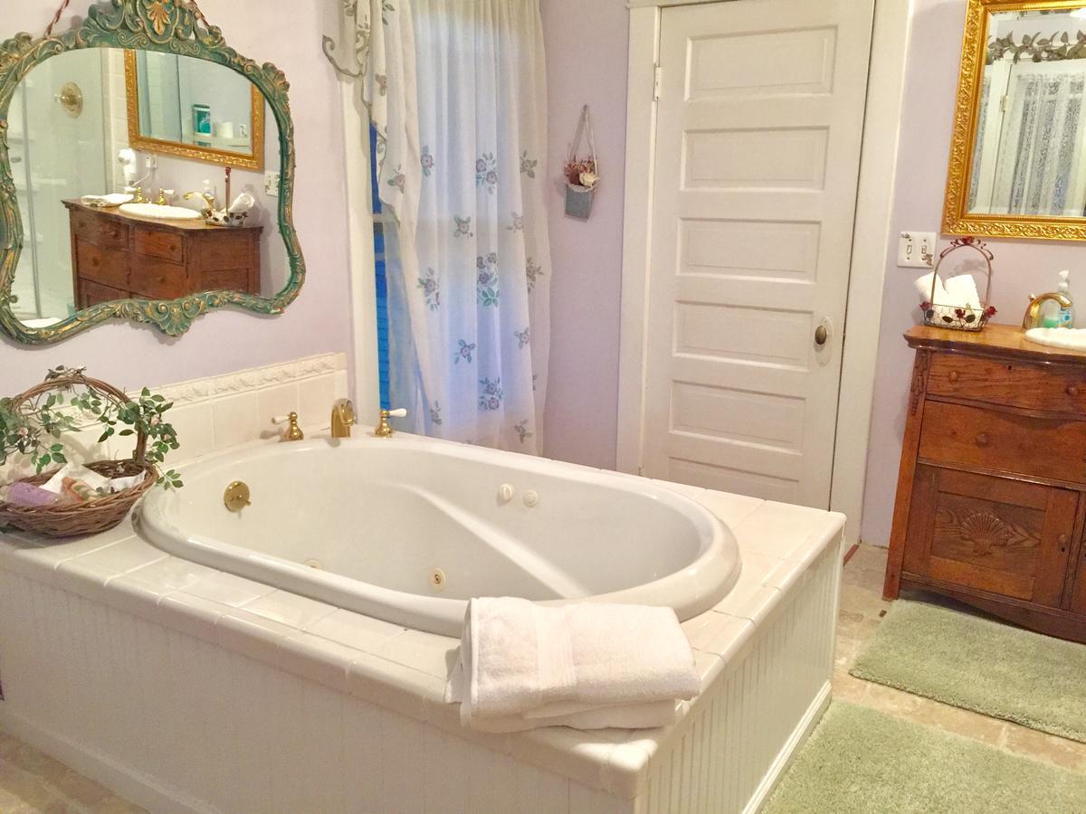 Scarlett House Victorian B & B Janesville Exterior foto