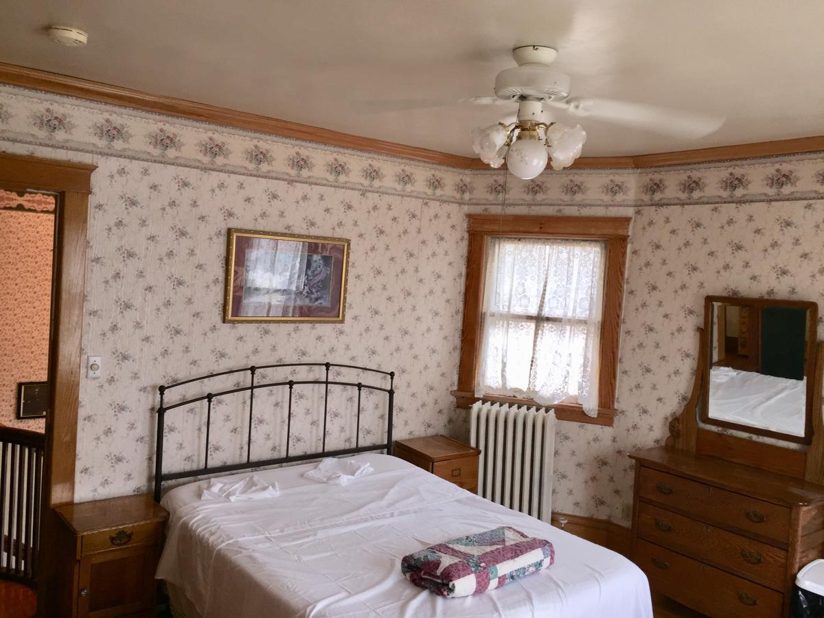 Scarlett House Victorian B & B Janesville Exterior foto